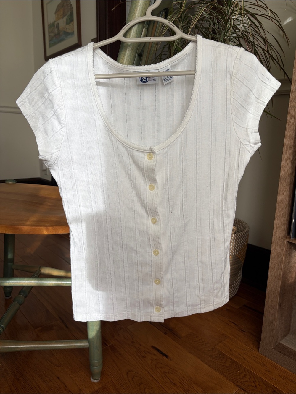 Arizona Jean Company White Short-Sleeve Button Front Tee
